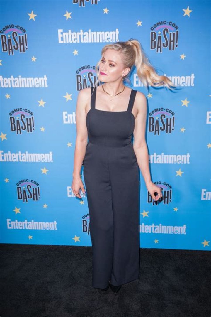 OLIVIA TAYLOR DUDLEY at Entertainment Weekly Party at Comiccon in San