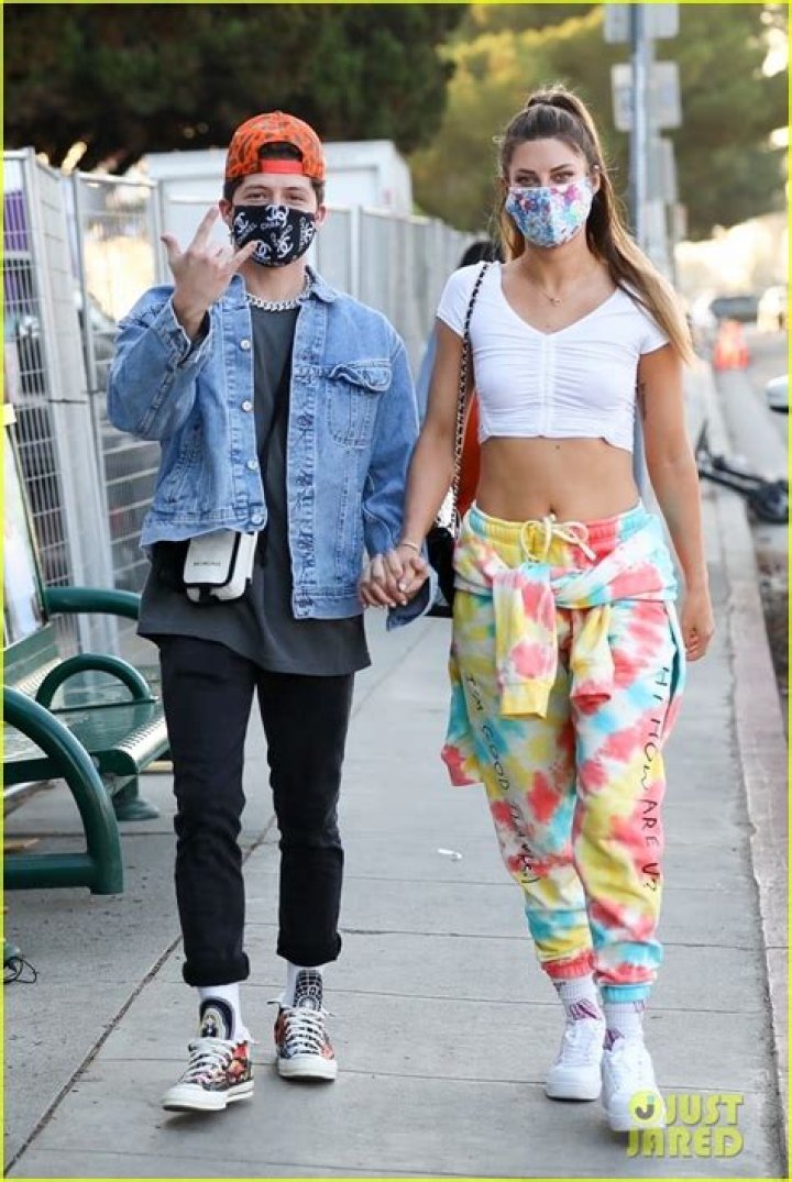 Ondreaz Lopez and Hannah Stocking relationship timeline TikToker posts
