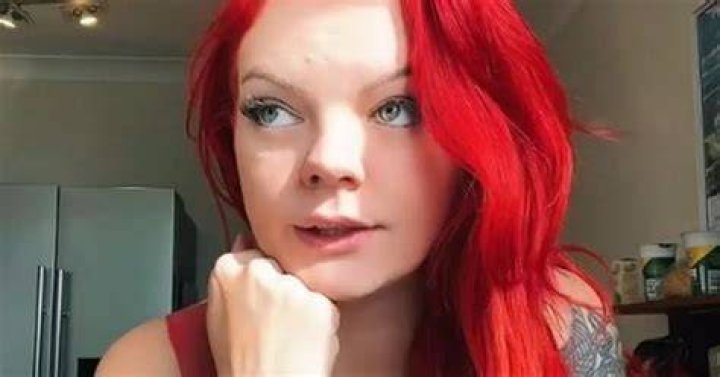 OnlyFans model asks Alexa for career advice because it's 'too cold to