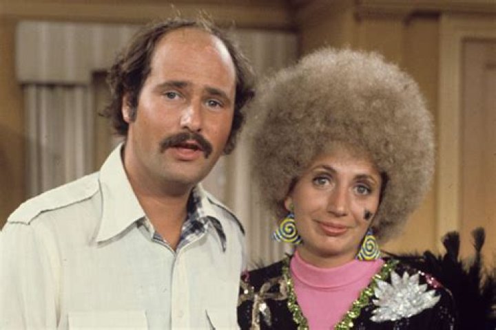 Penny Marshall & Brother Garry How Their Lives Intertwined