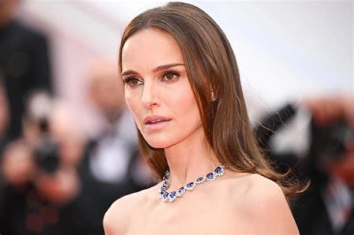 Photos from Natalie Portman & Benjamin Millepied Romance Rewind E