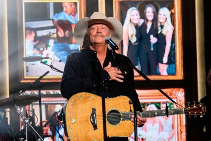 Photos Of Country Artists Without Their Hats Country Music Nation