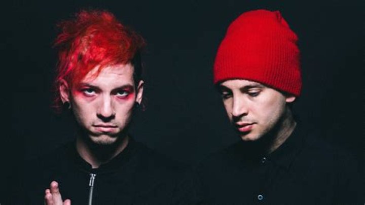 Pin by 🍓ᔕᗩᘜᗴ🍓 on Twenty &oslash;ne pil&oslash;ts // One pilots, The twenties