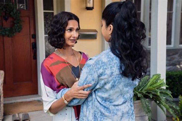 Poorna Jagannathan Movies & TV shows, Education, Husband, Child, Height