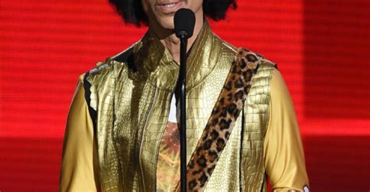 Prince Tributes Planned At Many Chicago Bars & Restaurants [UPDATED