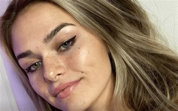 PRIVATE PICTURES LEAKED of megnutt02 (Tiktok EGirl) and her followers