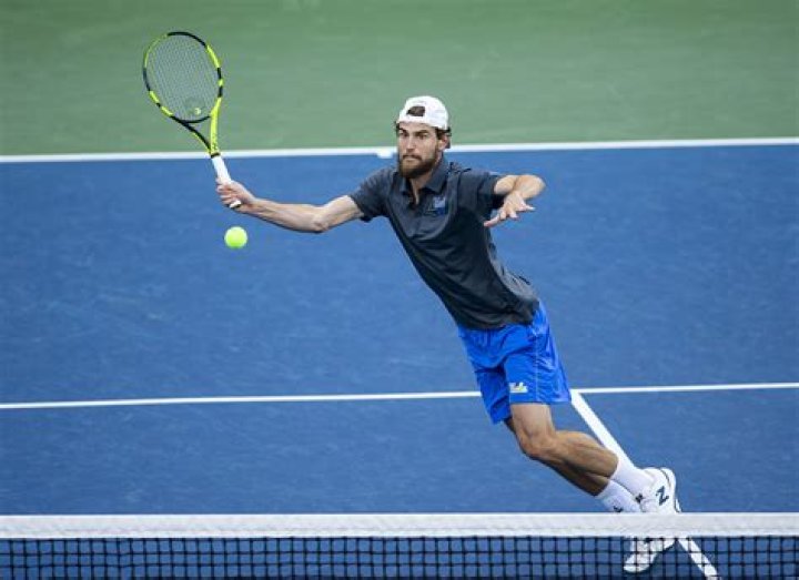 Pro Bruin Rundown Maxime Cressy advances in Australian Open, Jrue