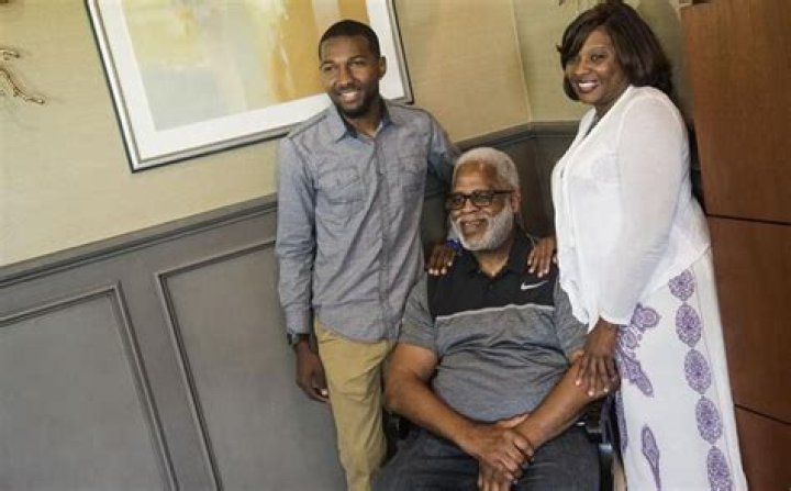 Reuna Smith, Wife Of Earl Campbell Storia