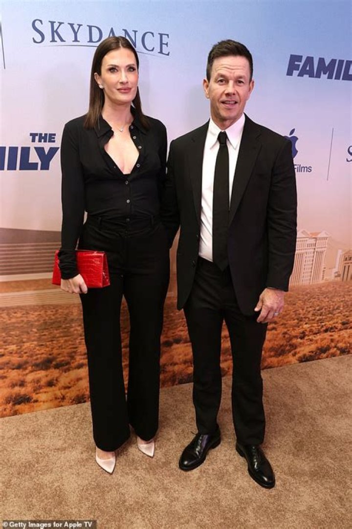 Rhea Durham Height: How Tall Is Mark Wahlbergs Wife?