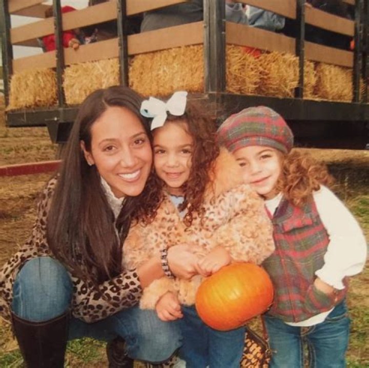 Rosemarie Vega Wiki (90 Day Fiance) Age, Boyfriend, Husband, Biography & More 4 Rose Vega with her cousins