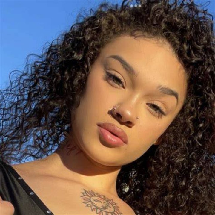 Sakari Harnden Instagram Photo Age And Ethnicity