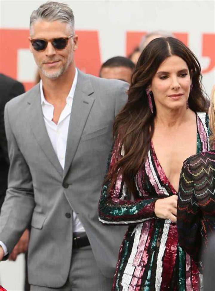 Sandra bullock dating nfl star Sandra Bullock Meets The Of Her (PHOTO