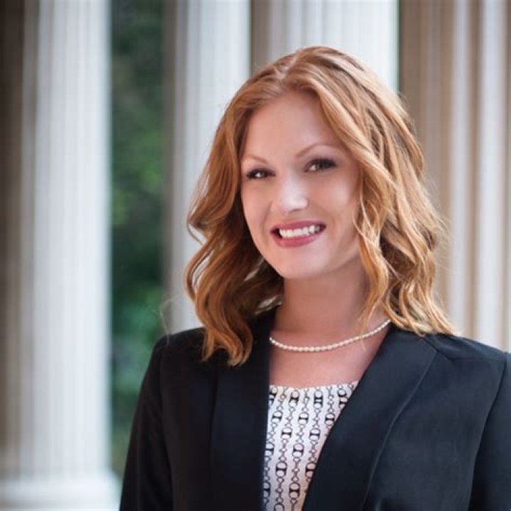 Sarah Knabel Licensed Real Estate Salesperson United Real Estate