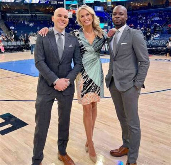Sarah Kustok Bio, Family, Career, Husband, Heritage, Measurements |