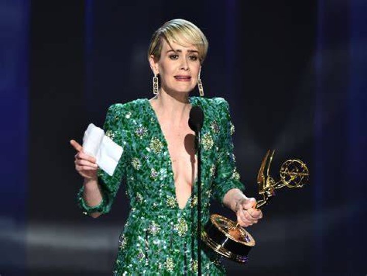 Sarah Paulson declara su amor a su novia, 32 a&ntilde;os mayor, en los Emmy
