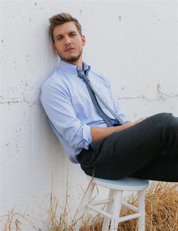 Scott Michael Foster Blood & Oil Scott Michael Foster, Popular Shows