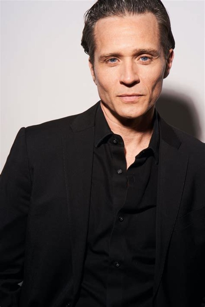 Seamus Dever Net Worth | ZBlogL