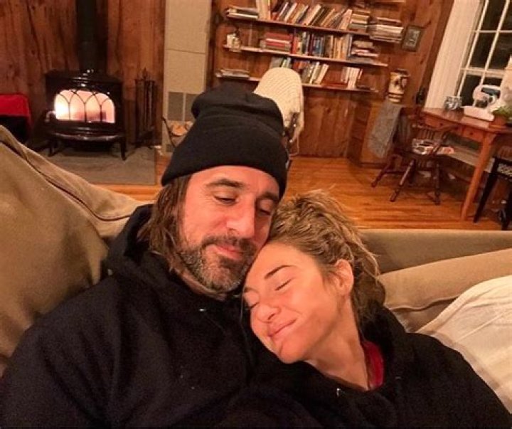 Shailene Woodley and Aaron Rodgers Agree to Disagree on Things Source