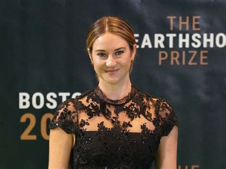 Shailene Woodley biography, age, net worth, boyfriend, height, family