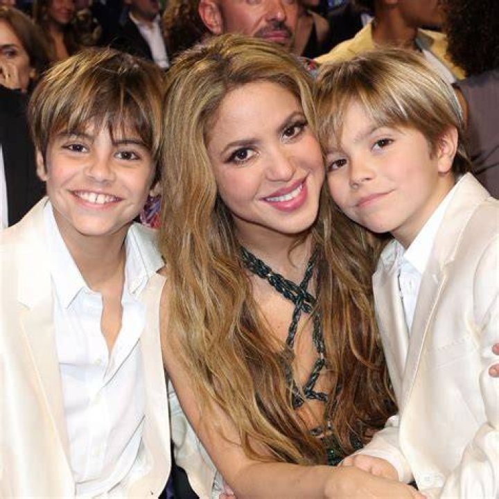 Shakira and Piqué parents ! Gerard Piqué Photo (20153256) Fanpop