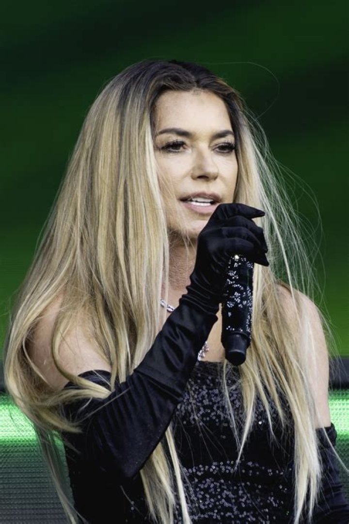 Shania Twain doesn’t know how long her voice will last following