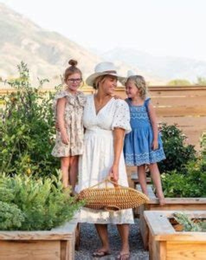 Shea McGee with her daughters Wren McGee and Ivy McGee