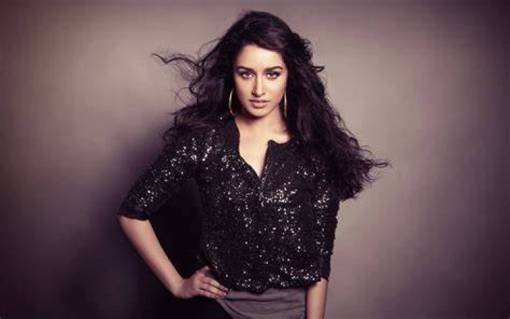 Shraddha Kapoor Hot Photos At Wedding Reception In Pink Dress Actress