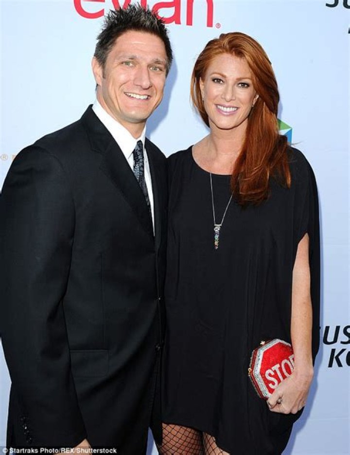 SI Swimsuit Model Angie Everhart Files for Divorce