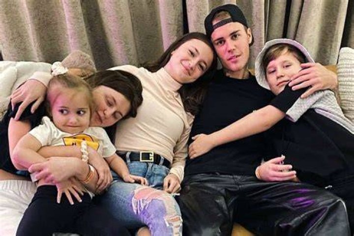 Sibling Of Justin Bieber, Carmelo-maika