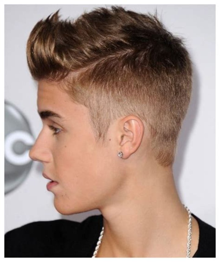 Singer Justin Bieber Haircut Hairstyle for Young boys A style tips