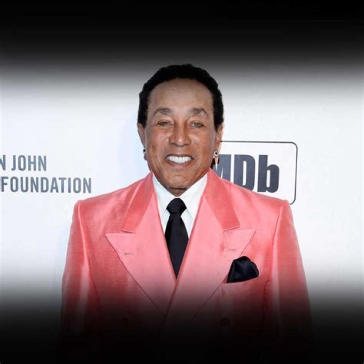 Smokey Robinson Remembers Longtime Friend Aretha Franklin Billboard