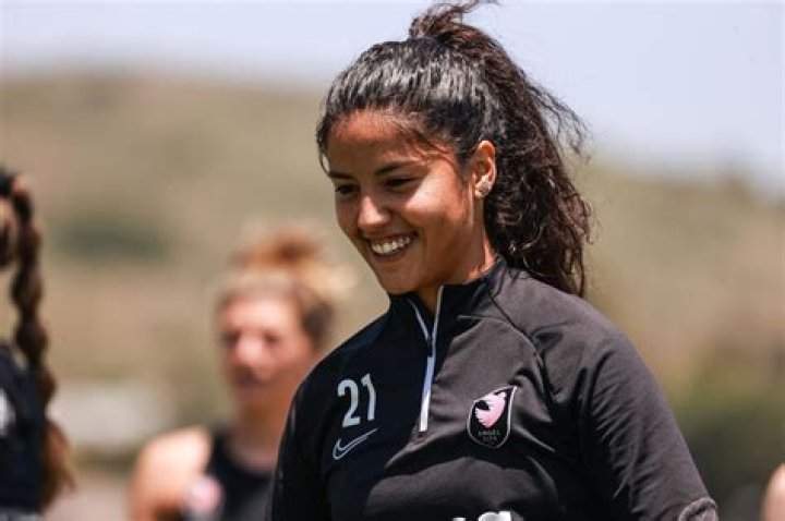 Stefany Ferrer Van Ginkel Partner Samim Haydari Age Gap
