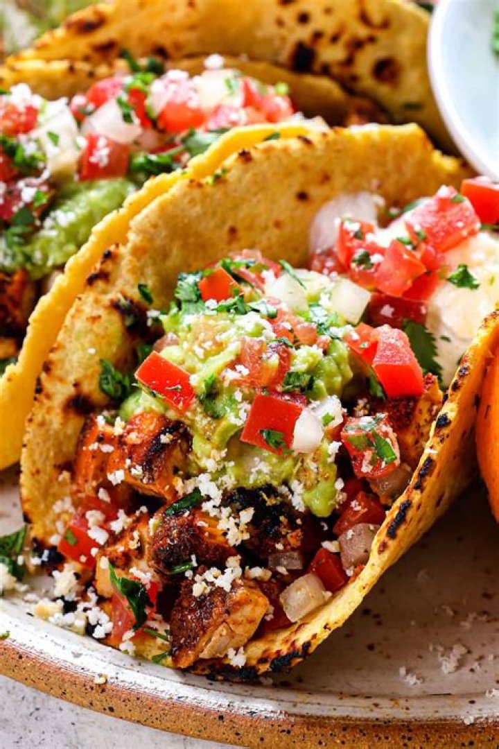 Tacos El G&uuml;ero Tacos y Antojitos El G&uuml;ero