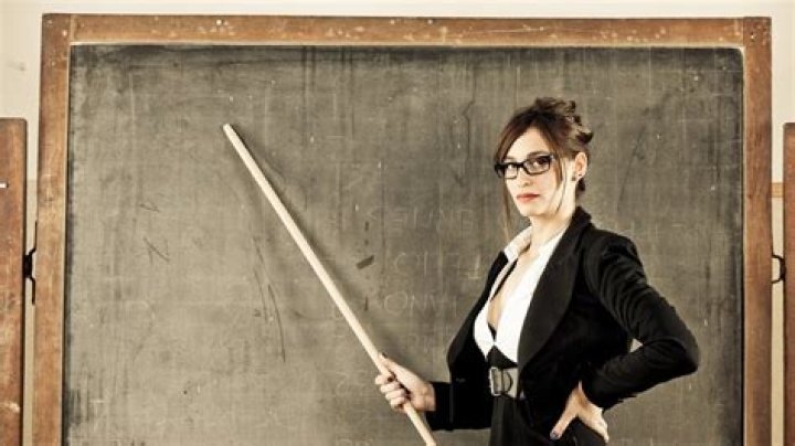 Teacher Turned OnlyFans Model Courtney Tillia's Net Worth Jumps to 1M