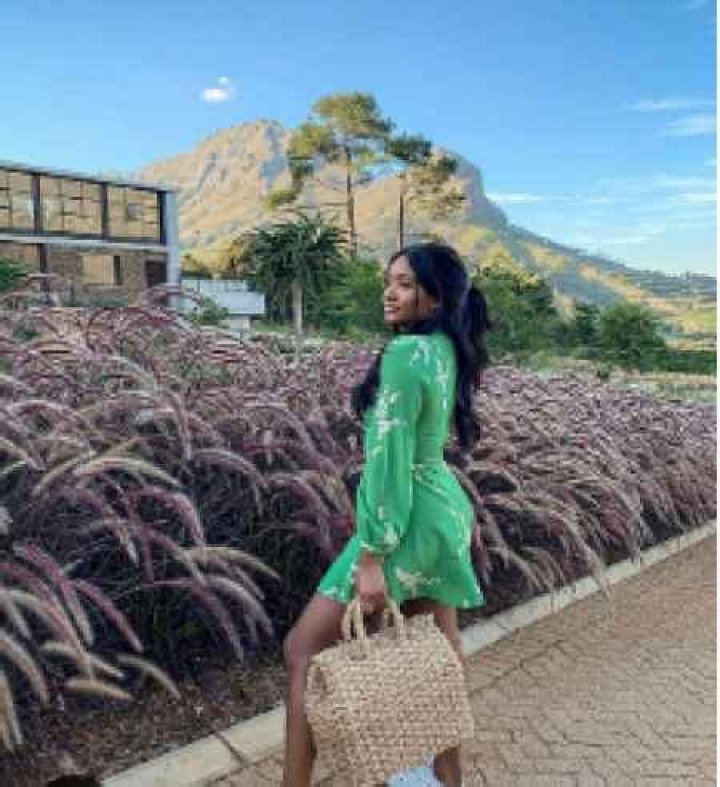 Temi Otedola Bio, Fashion Bloggeer, Dating, Boyfriend, Career, Body, Figure, Net worth, Femi Otedola ·