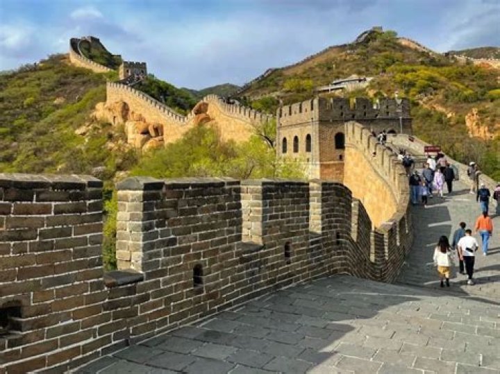 The bittersweet story of Marina Abramovi's epic walk on the Great Wall of China |