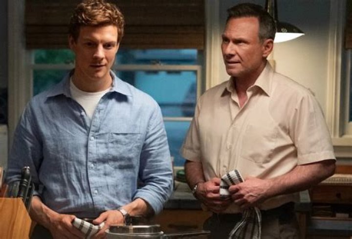 The Circle fans divided over who Bru saves in episode 8 cliffhanger Sat 14 May 2022 12:32 He |