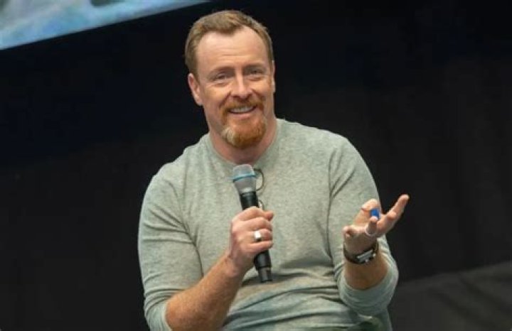 Toby Stephens Height, Weight, Age, Body Statistics Healthy Celeb