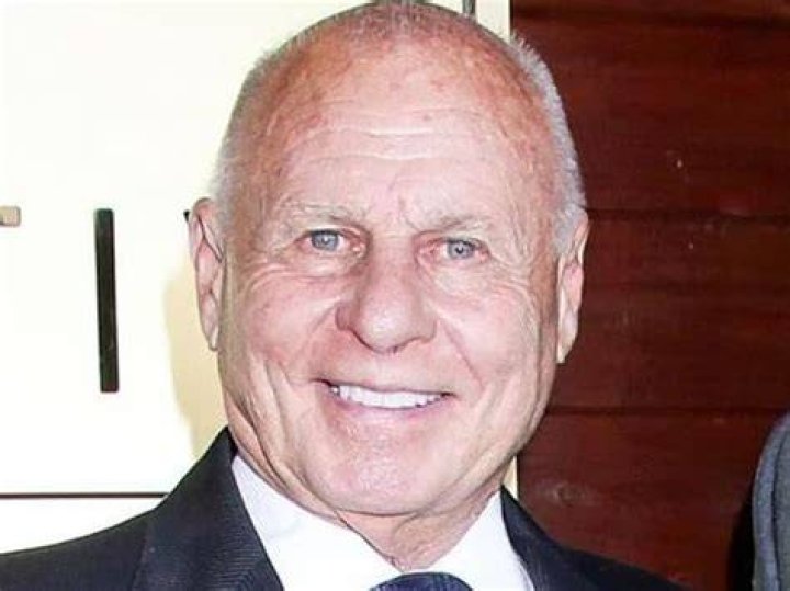 Tom Girardi Split With Erika Jayne Look Into Past Relationships