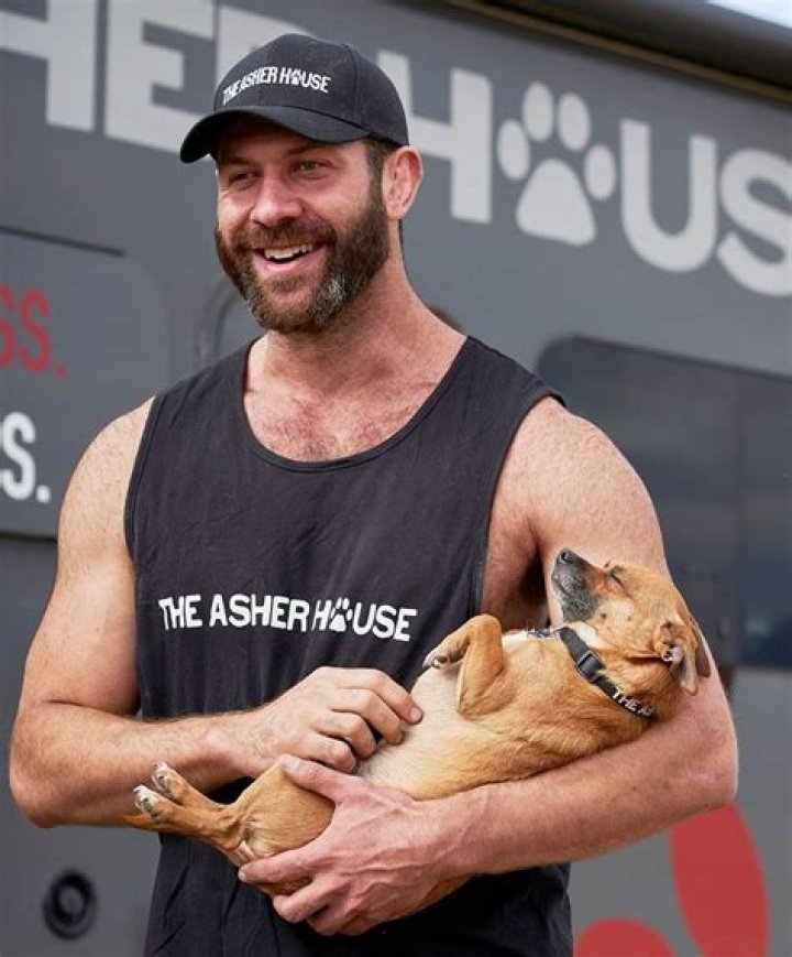 Top 86+ imagen lee asher net worth Thptnganamst.edu.vn
