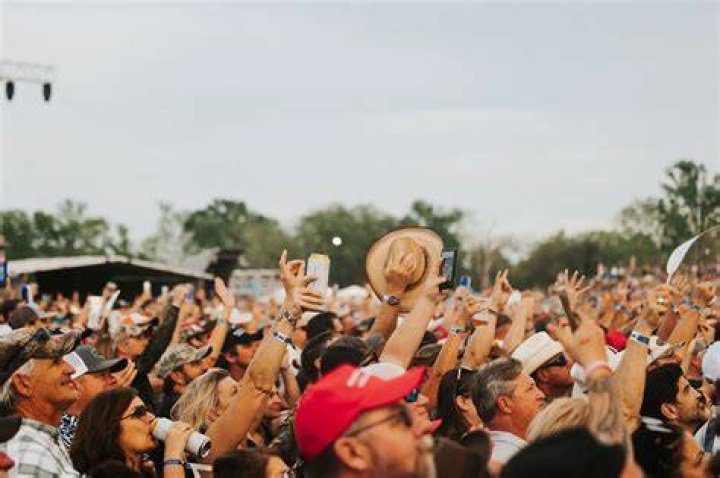 Turning Stone Has Reputation As Hot Country Venue ·