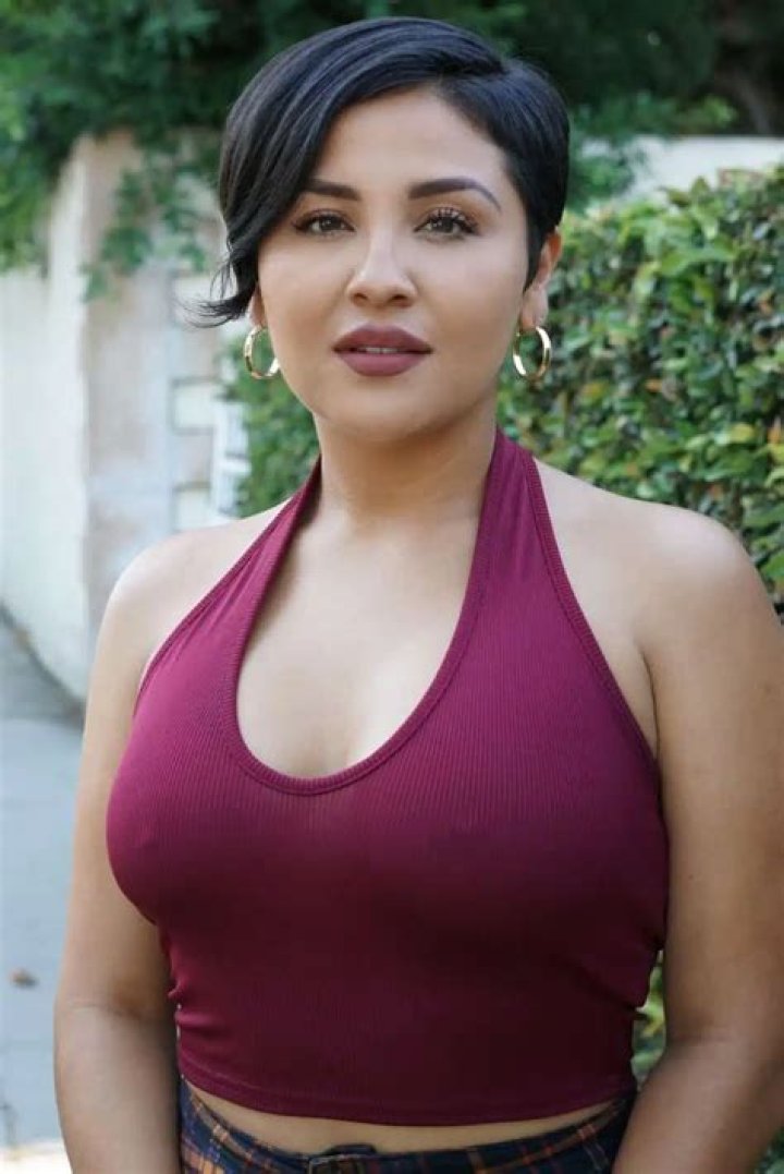 Unraveling Annie Gonzalez: Age, Biography, And Impact
