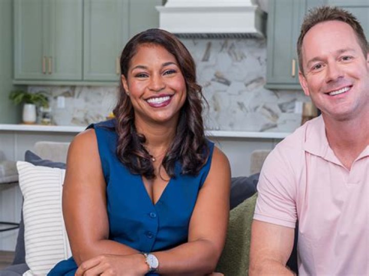 Where is Hilary Farr's new show 'Tough Love' filmed? |