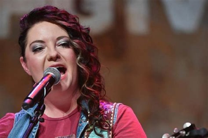 Who Are Ashley Mcbryde Parents? Rising Net Worth