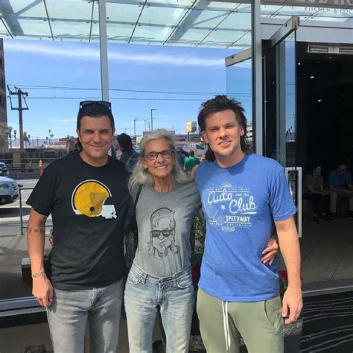 Who are Theo Von Parents? Theo Von Biography, Career, Education More