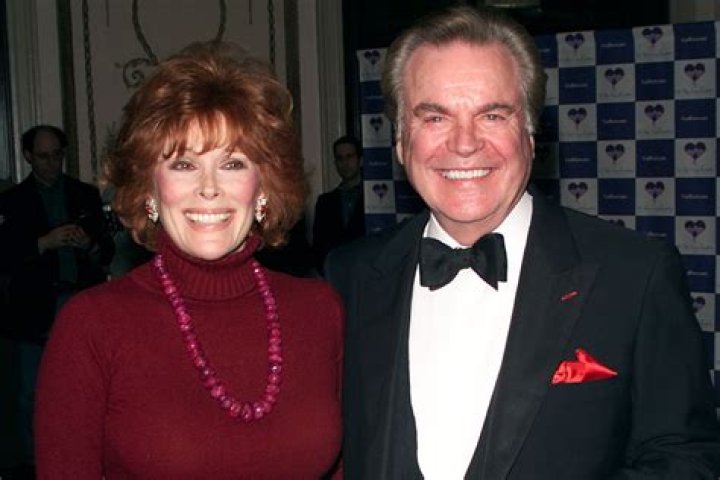 Who Is Robert Morse Wife Elizabeth Roberts?