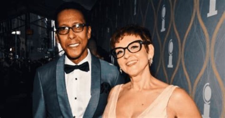 Who is Ron Cephas Jones' partner Kim Lesley?