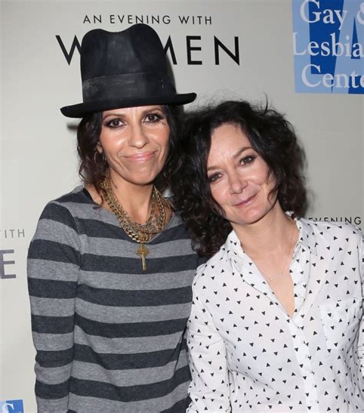 Who Is Sara Gilbert Married To? POPSUGAR Celebrity UK Photo 2