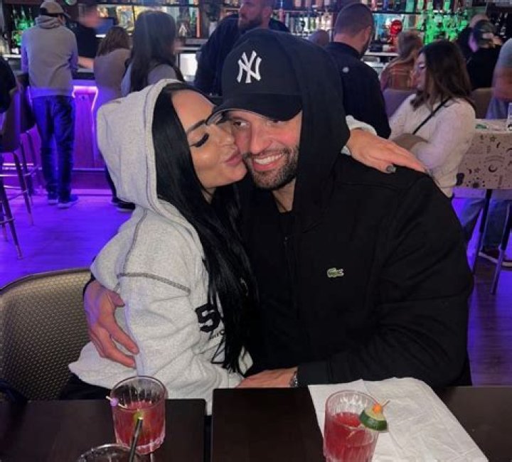 Who Is Vinny Testaverde wife? Explore His Instagram ·