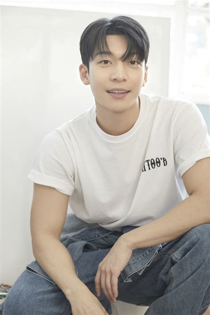 Wi HaJoon Wife, Age, Family, Girlfriend, Height, Net Worth, Instagram
